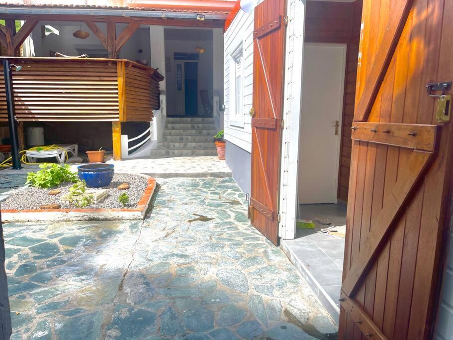 Maison Marouka Sur La Plage Du Diamant Ле-Диаман Экстерьер фото